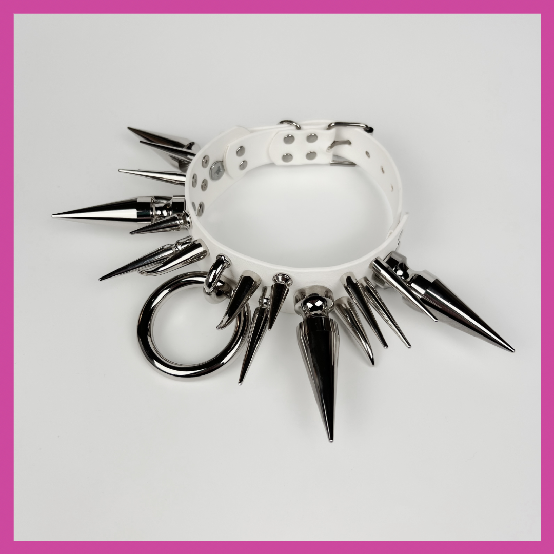 PALE MENACE CHOKER