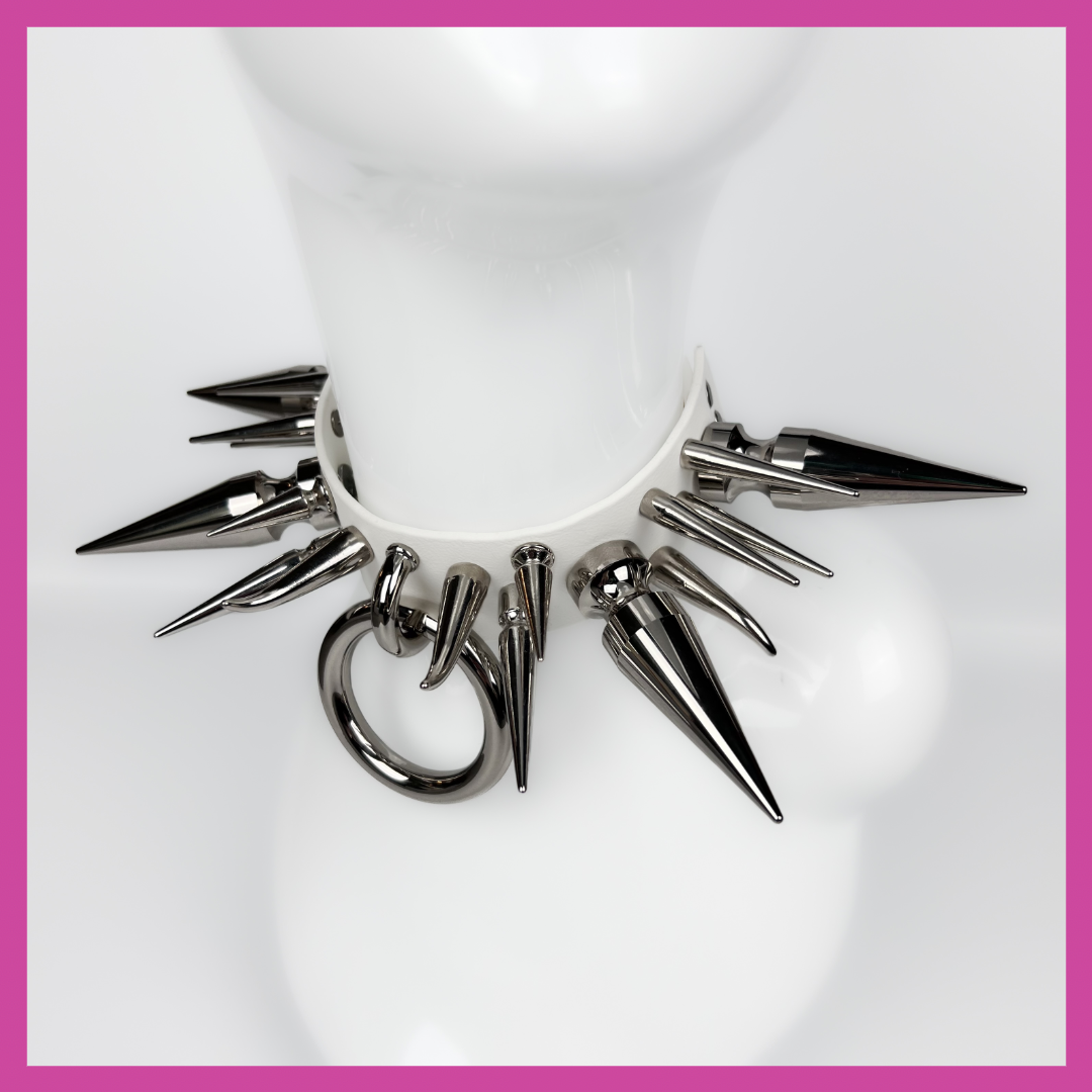 PALE MENACE CHOKER